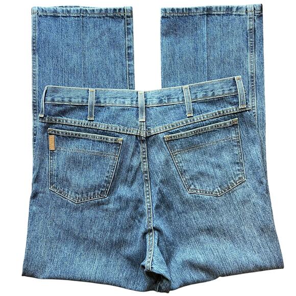 Cinch Jeans men’s 36x30 Blue Waist laying Flat: 18” Inseam laying flat: 31” - Picture 3 of 8